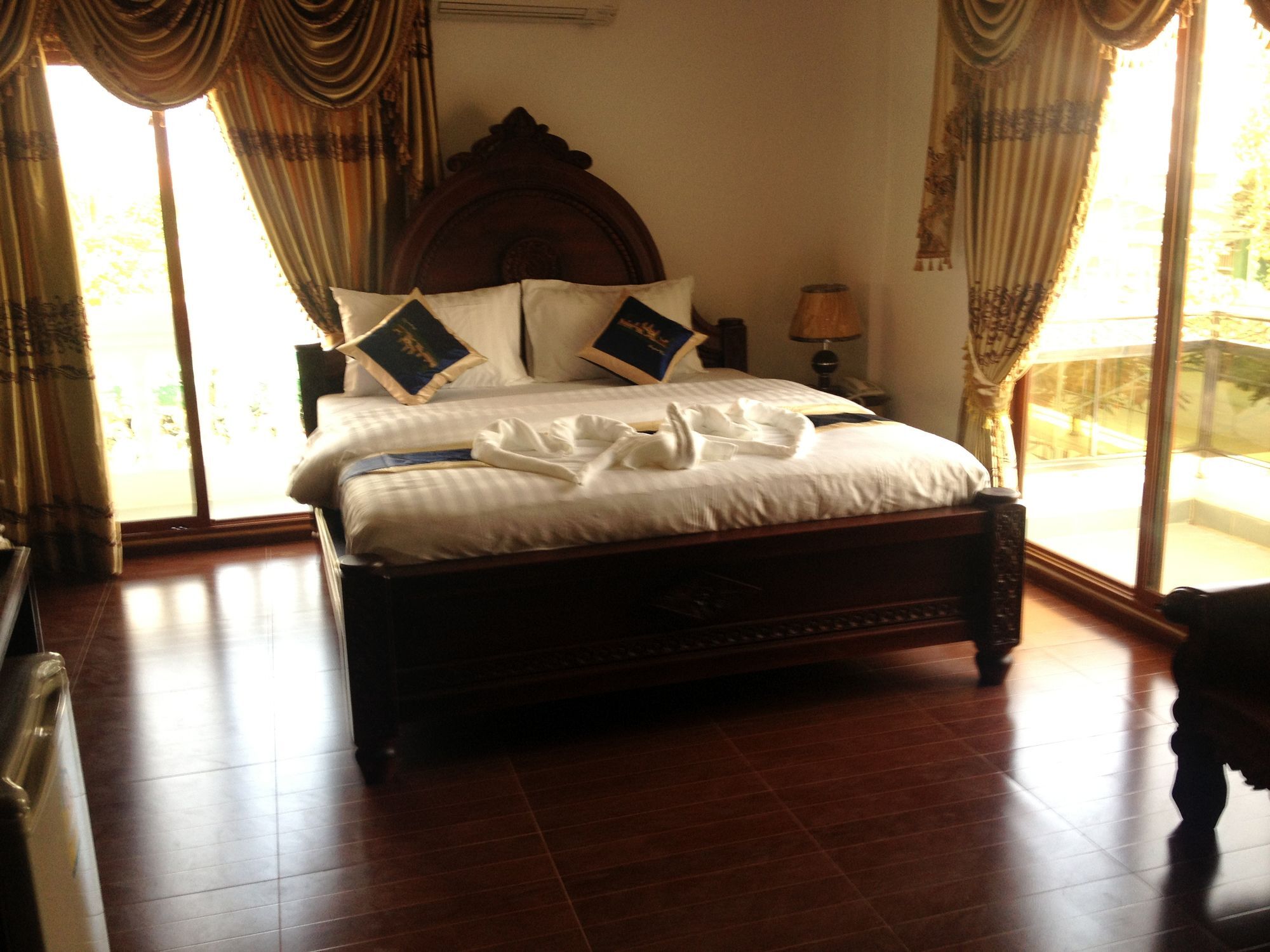 Emerald Bb Battambang Hotel Ngoại thất bức ảnh