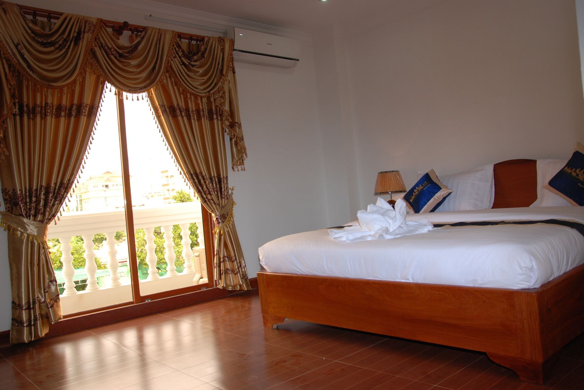 Emerald Bb Battambang Hotel Ngoại thất bức ảnh